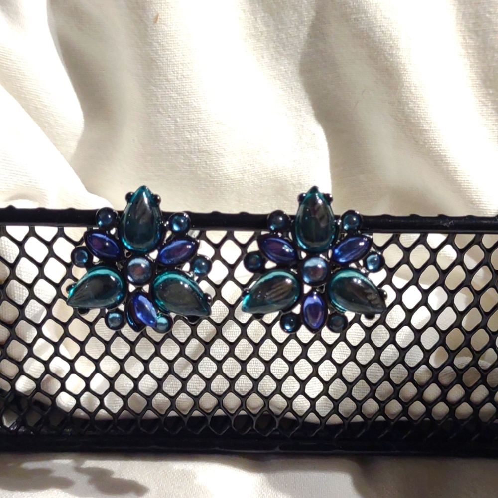 Set of 2 Upins